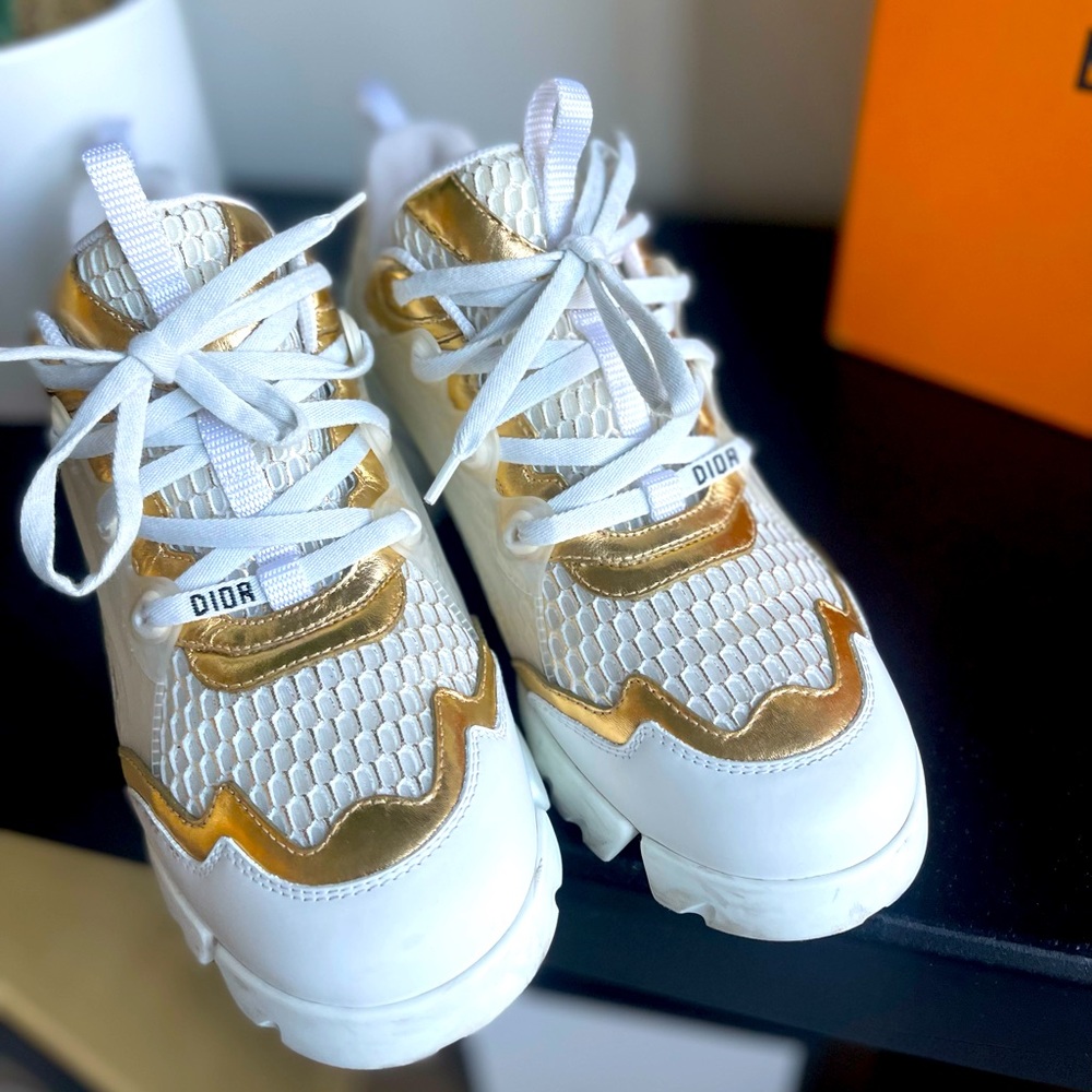 Authentic D-Connect Sneaker (Gold & White)